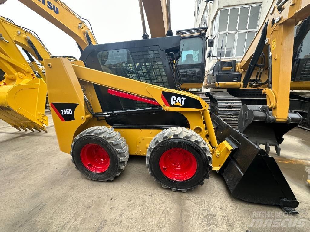 CAT 246 D Lietoti riteņu kompaktiekrāvēji