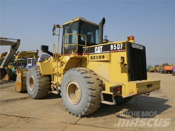 CAT 950F Iekrāvēji uz riteņiem