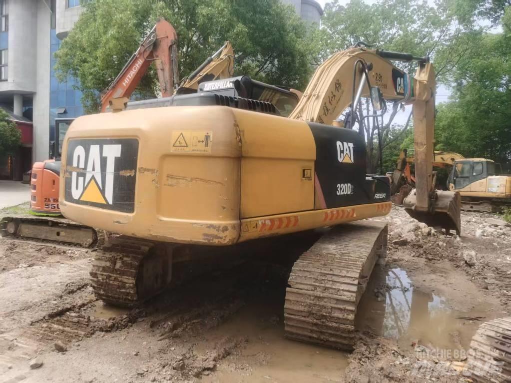 CAT 320 D2 Kāpurķēžu ekskavatori