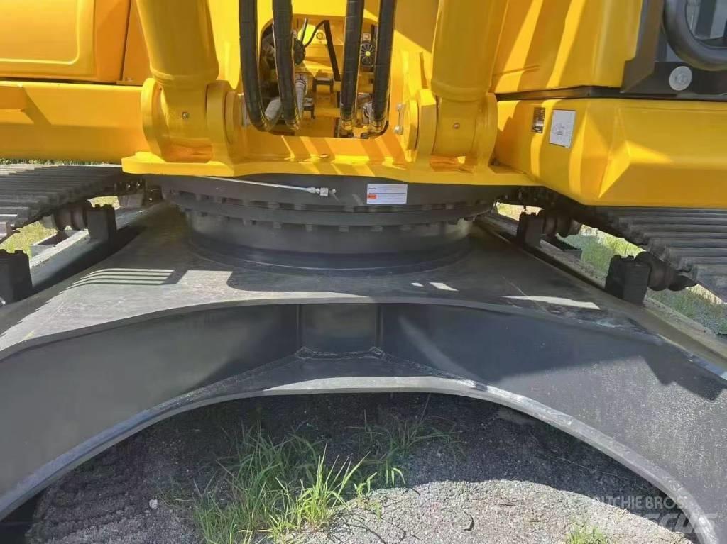 Komatsu 300-7 Kāpurķēžu ekskavatori