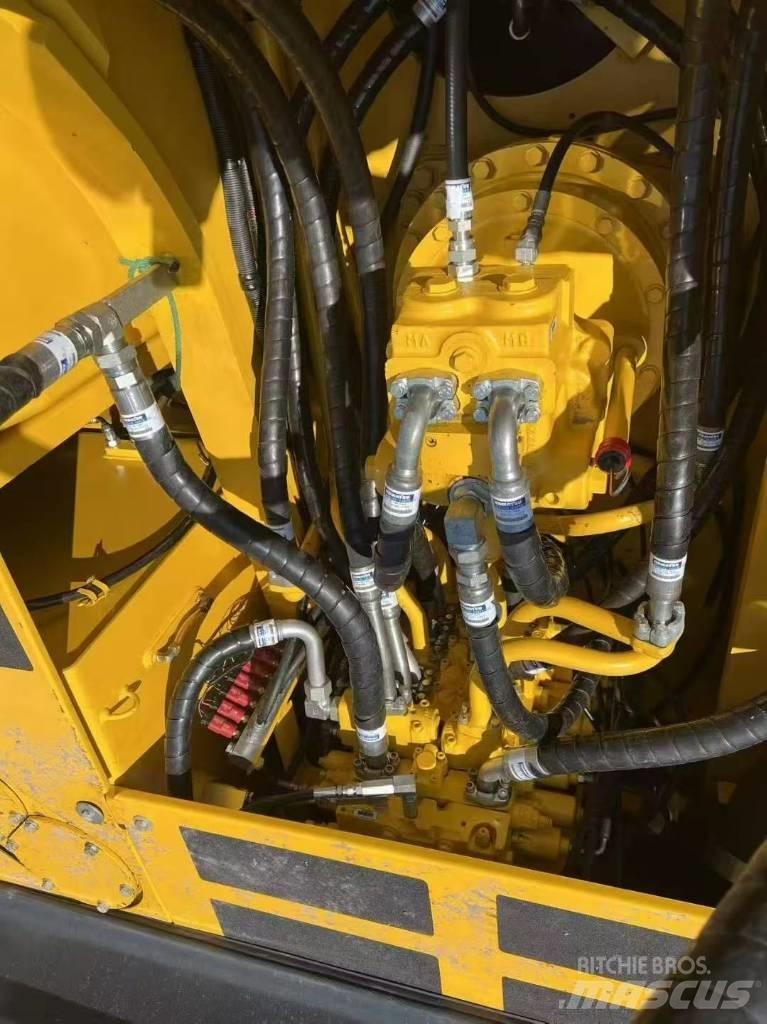 Komatsu 300-7 Kāpurķēžu ekskavatori