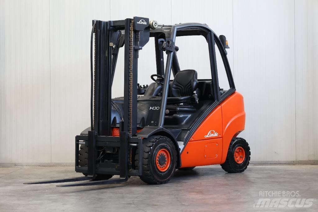 Linde H 30 D Tehnika ar dīzeļa dzinēju