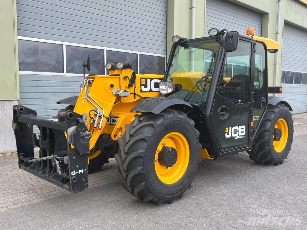 JCB 527-58 Agri Plus Lauksaimniecības pacēlāji