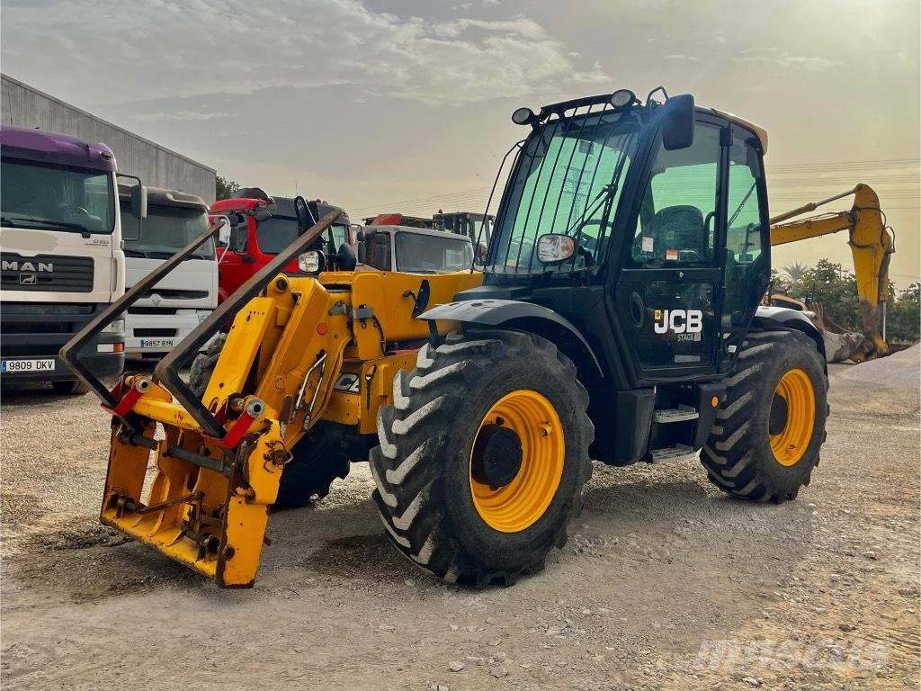 JCB 531-70 Teleskopiskie riteņu iekrāvēji