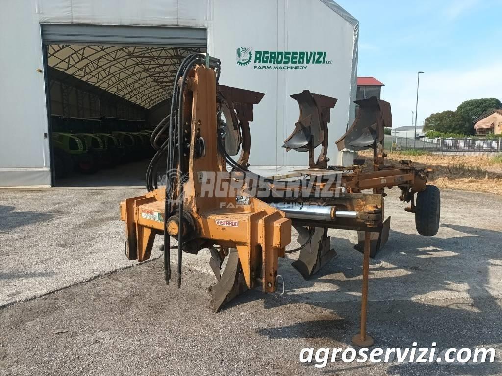  MORO ARATRI 20 APVFS Piekabināmie arkli
