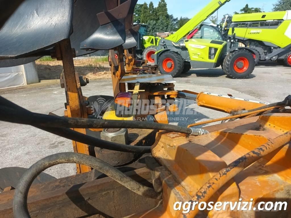  MORO ARATRI 20 APVFS Piekabināmie arkli