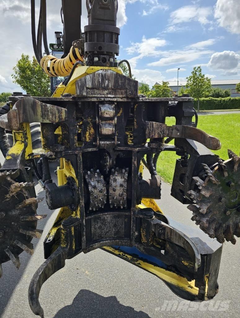 John Deere 1270 D Harvesteri
