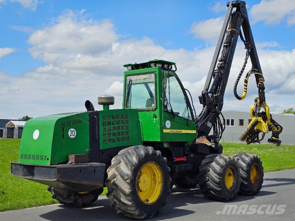 John Deere 1270 D Harvesteri