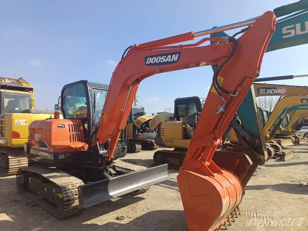 Doosan DX60-9C Kāpurķēžu ekskavatori