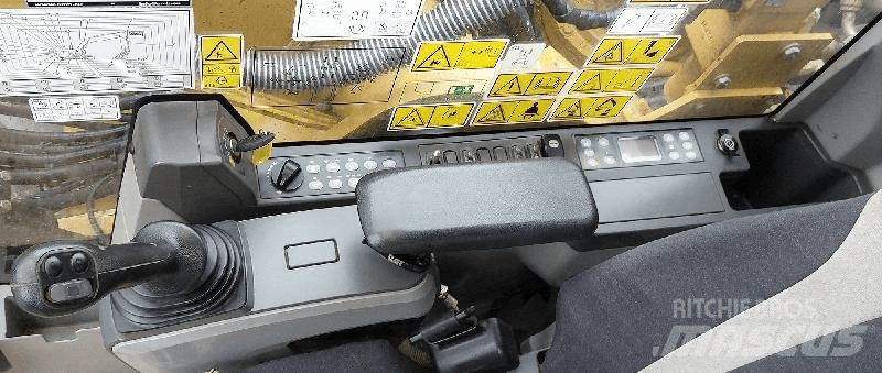 CAT 326F Kāpurķēžu ekskavatori