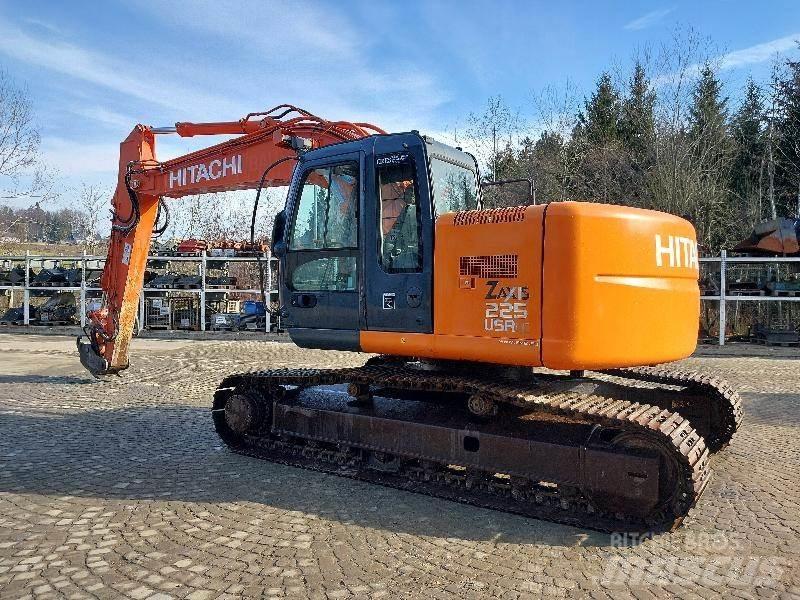 Hitachi ZX225USRLC Kāpurķēžu ekskavatori