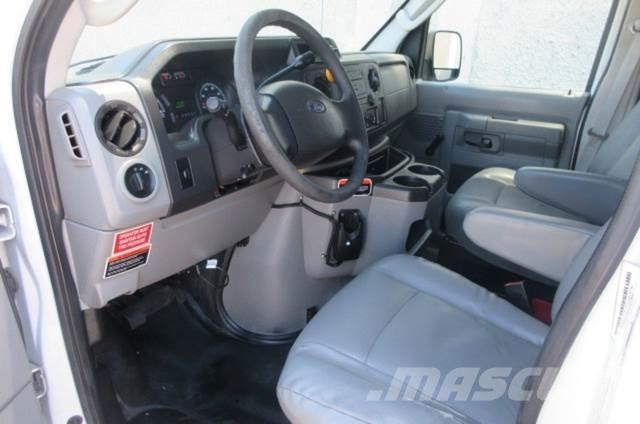 Ford E350 Evakuators ar manipulatoru