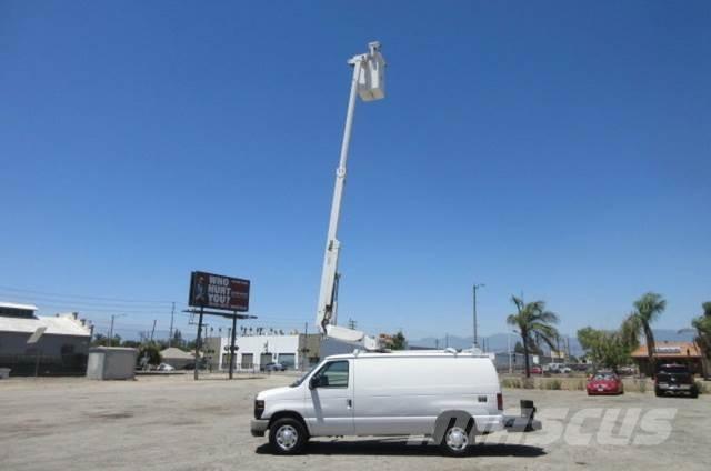 Ford E350 Evakuators ar manipulatoru