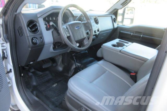 Ford F250 Evakuators ar manipulatoru