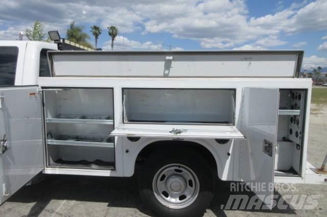 Ford F350 Evakuators ar manipulatoru