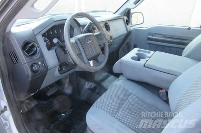 Ford F350 Evakuators ar manipulatoru