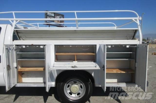 Ford F350 Evakuators ar manipulatoru