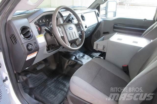 Ford F350 Evakuators ar manipulatoru