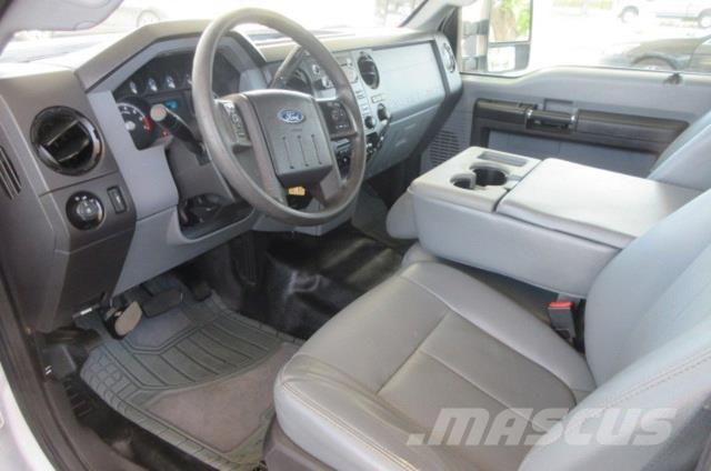 Ford F350 Evakuators ar manipulatoru