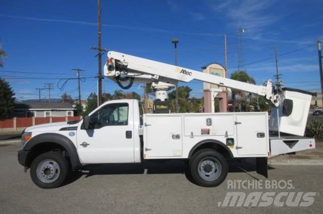 Ford F450 Evakuators ar manipulatoru