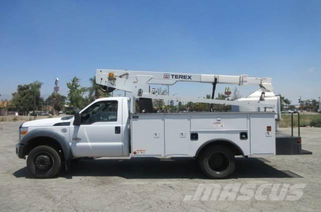 Ford F450 Evakuators ar manipulatoru
