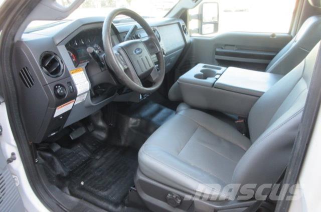 Ford F550 Evakuators ar manipulatoru