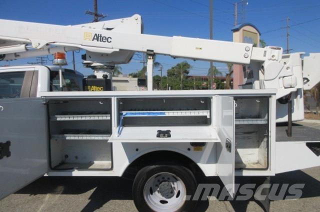 Ford F550 Evakuators ar manipulatoru