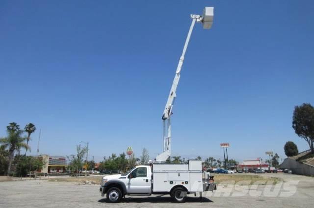 Ford F550 Evakuators ar manipulatoru