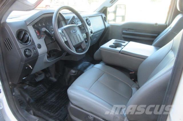 Ford F550 Evakuators ar manipulatoru