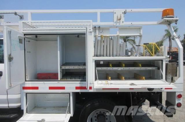 Ford F550 Evakuators ar manipulatoru