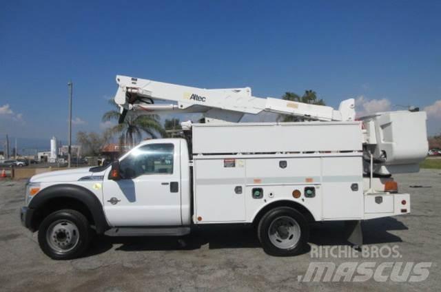 Ford F550 Pacēlāji uz automašīnas bāzes