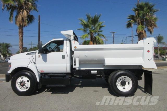 Ford F750 Evakuators ar manipulatoru