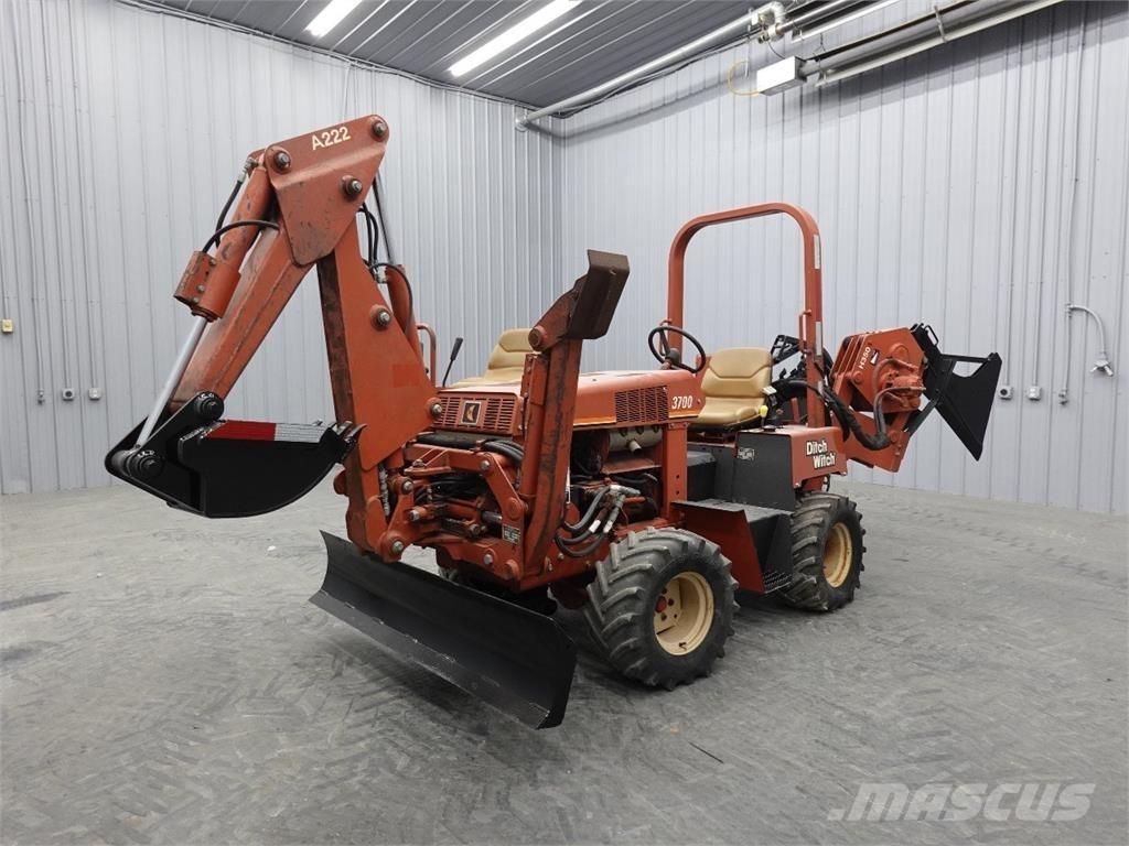 Ditch Witch 3700 Tranšeju racēji