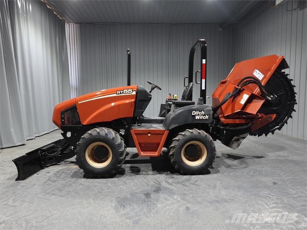 Ditch Witch RT55 Akmens un betona zāģi