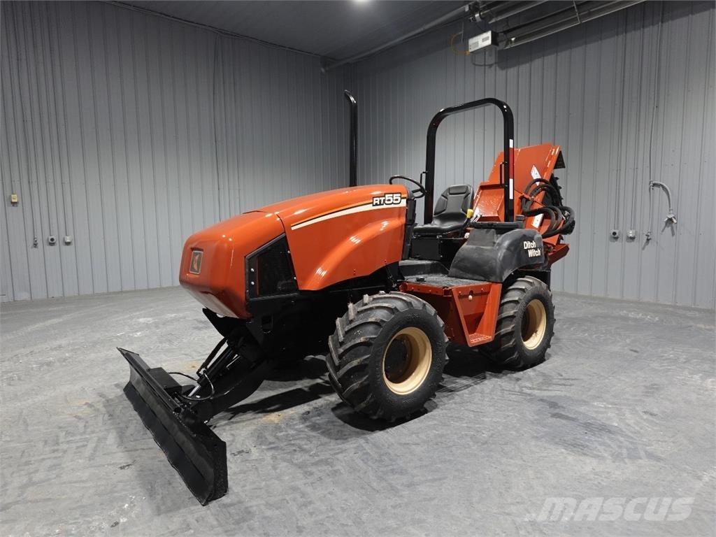 Ditch Witch RT55 Akmens un betona zāģi