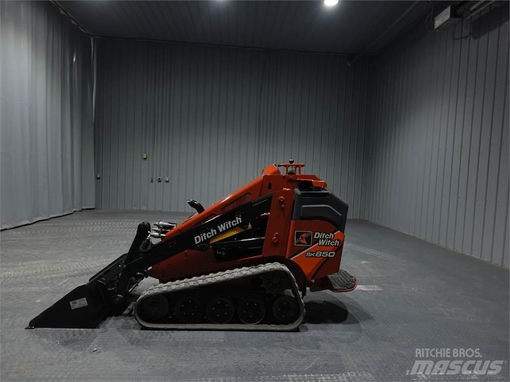 Ditch Witch SK850 Lietoti riteņu kompaktiekrāvēji