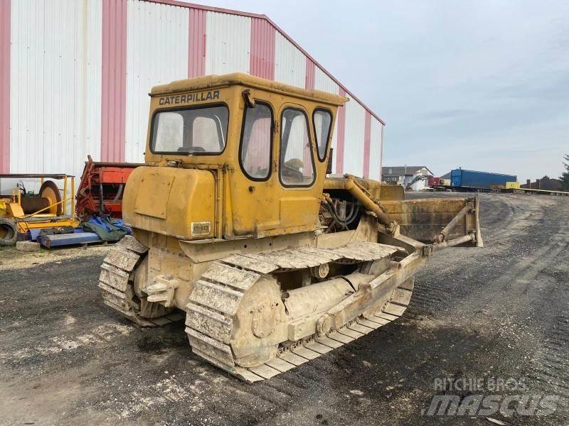 CAT D4D Kāpurķēžu buldozeri