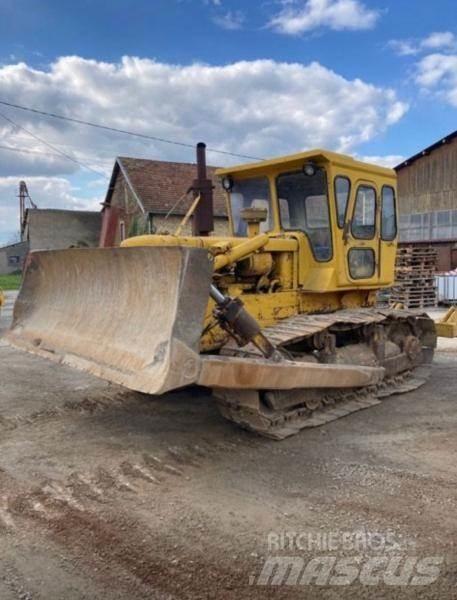 CAT D6C Kāpurķēžu buldozeri