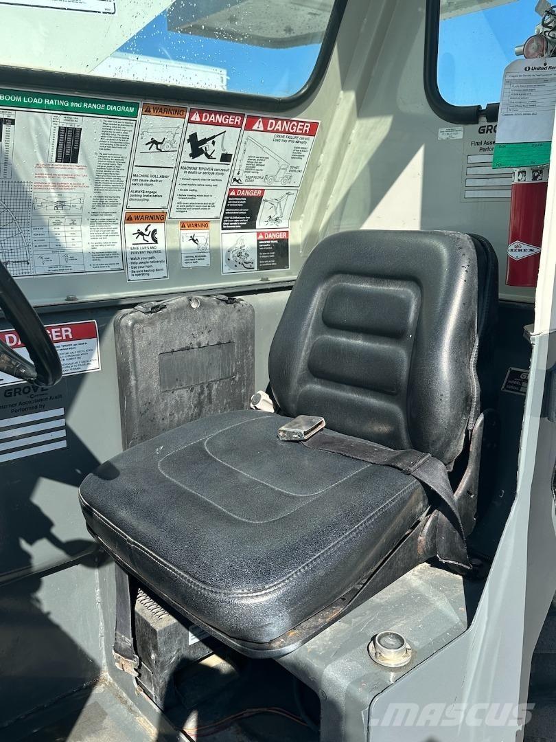 Grove YB5515 Celtņi nelīdzenām virsmām