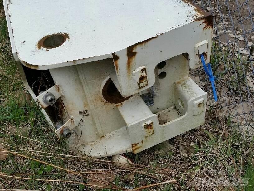 Terex  Strēles un kausi