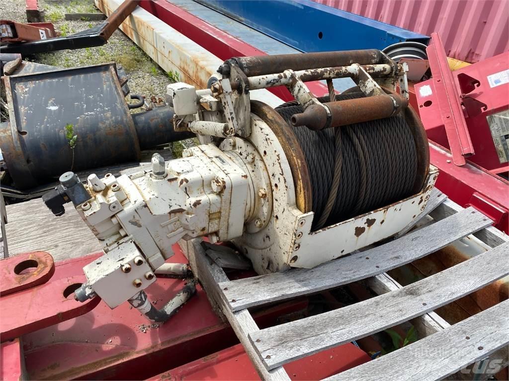 Terex  Pacēlāji, vinčas un materiālu lifti