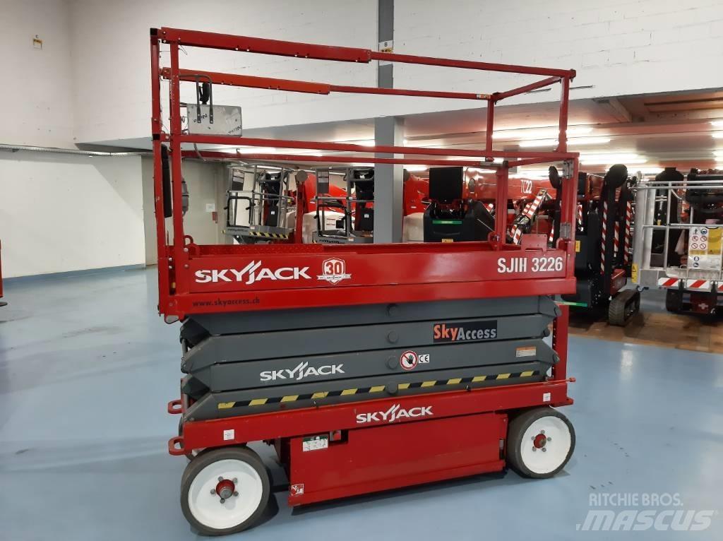 SkyJack SJIII 3226 Šķerveida pacēlāji