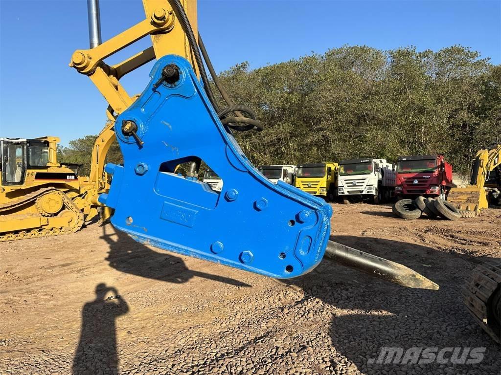 CAT 320 D L Kāpurķēžu ekskavatori