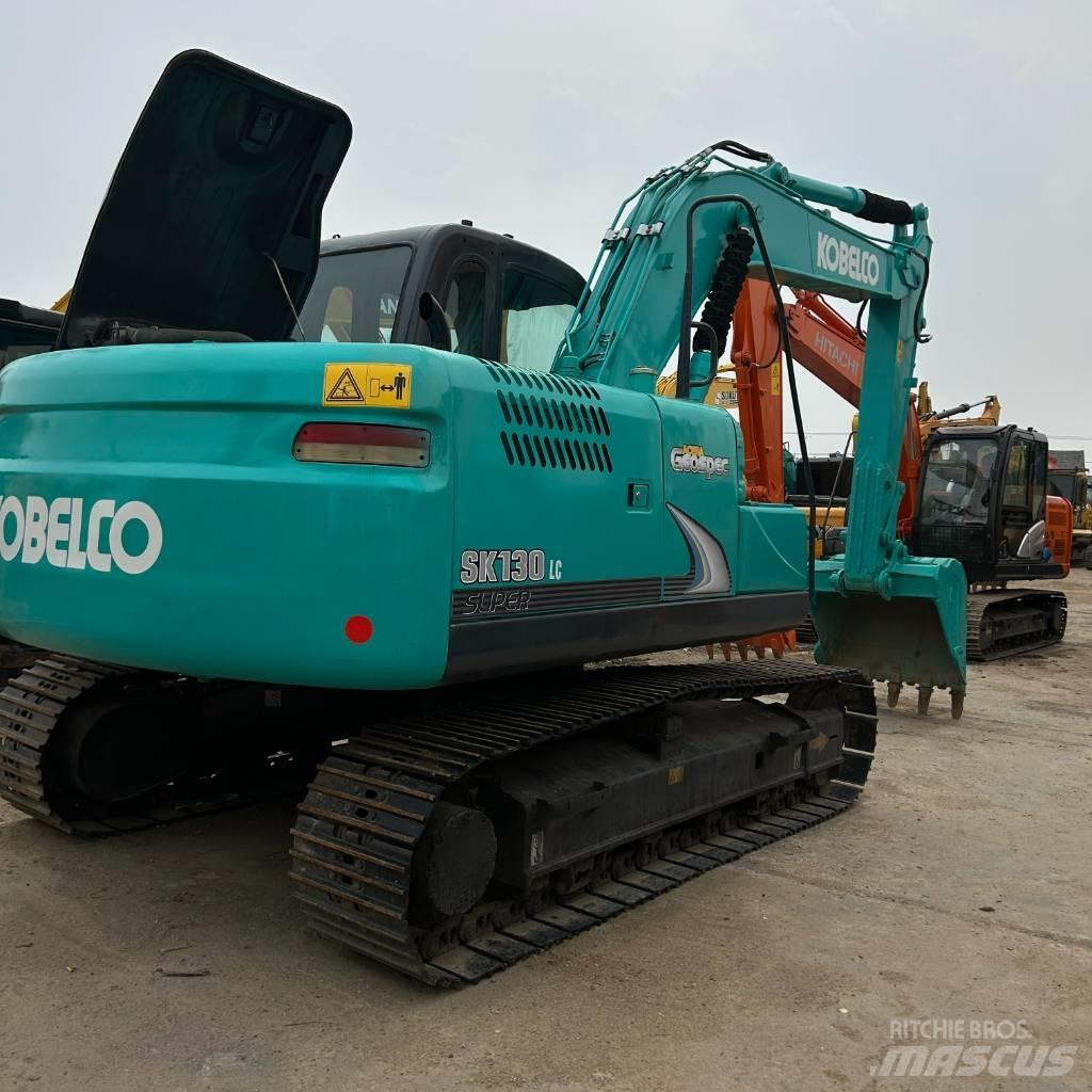 Kobelco 130 Kāpurķēžu ekskavatori