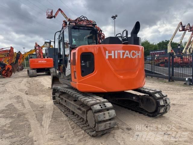 Hitachi ZX 135 US-6 Kāpurķēžu ekskavatori