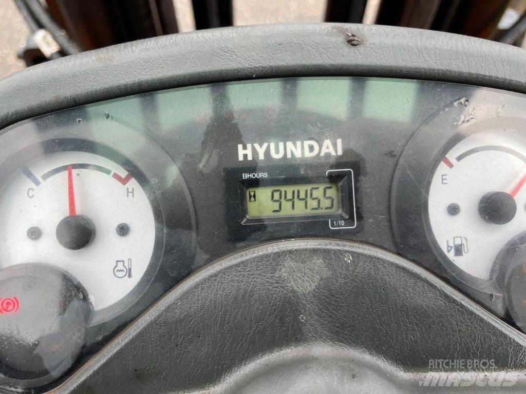 Hyundai 30D-7E Tehnika ar dīzeļa dzinēju