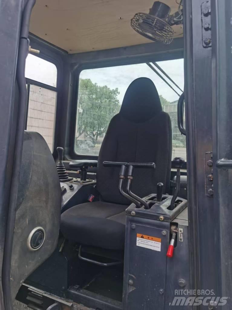 Shantui SD 22 Kāpurķēžu buldozeri