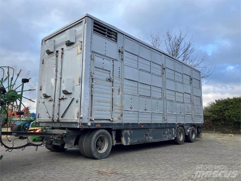 Pezzaioli 3-Stock Dzīvnieku transportēšanas piekabes