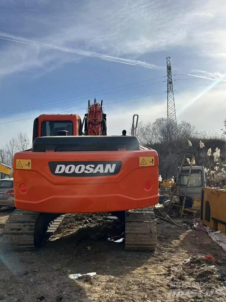 Doosan DX225LC-9C Kāpurķēžu ekskavatori