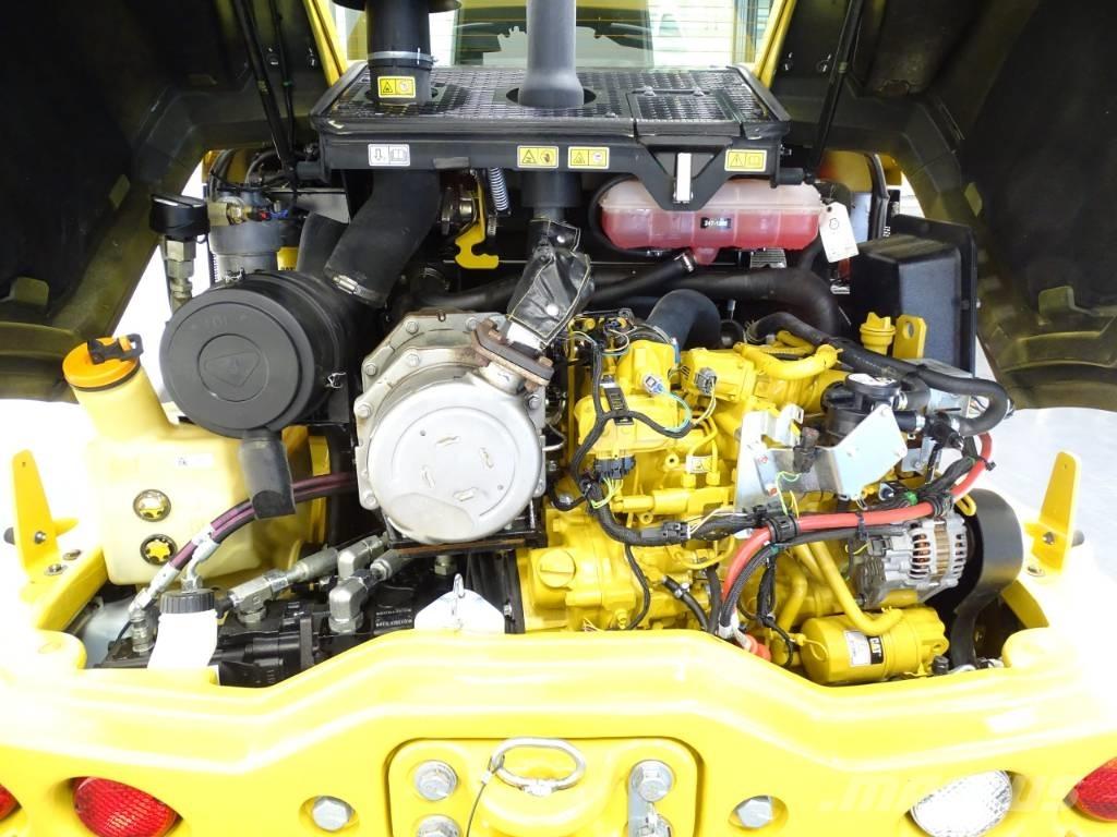 CAT 906M Iekrāvēji uz riteņiem